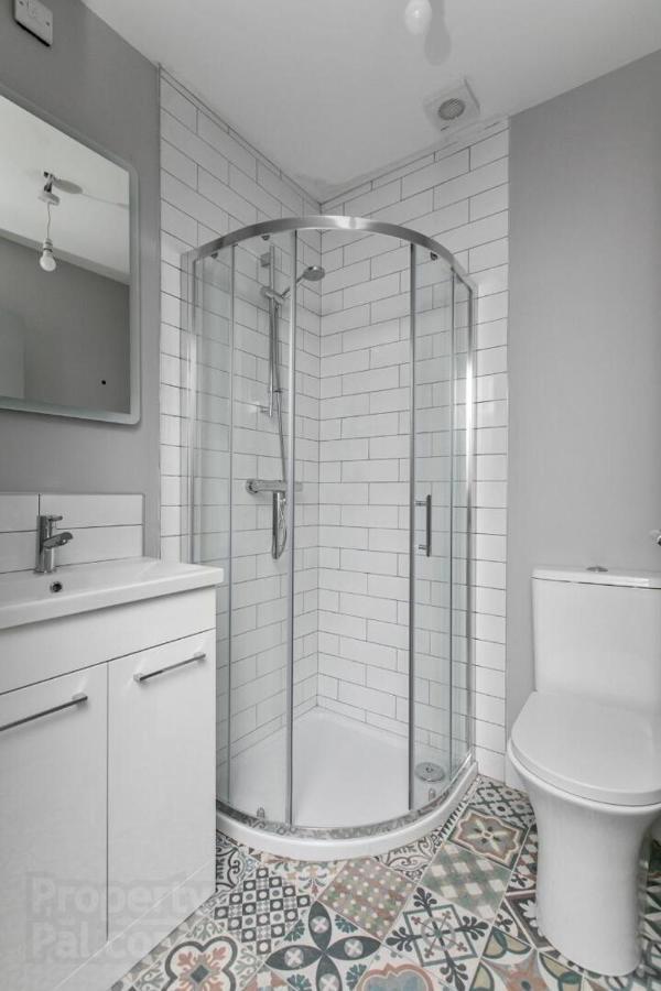 Central Belfast Modern Apartment Great Location Free Parking ภายนอก รูปภาพ